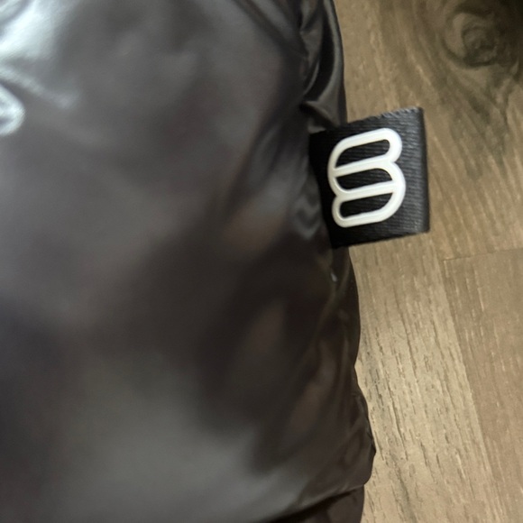 Men’s aritzia super puff high gloss - Picture 2 of 5